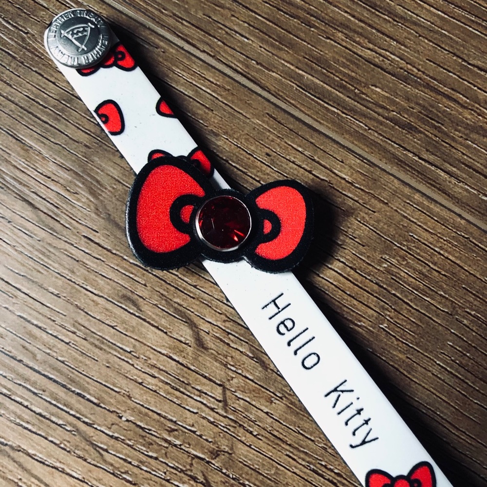 HELLO KITTY-NWOT Leather Snap Bracelet - Picture 8 of 16